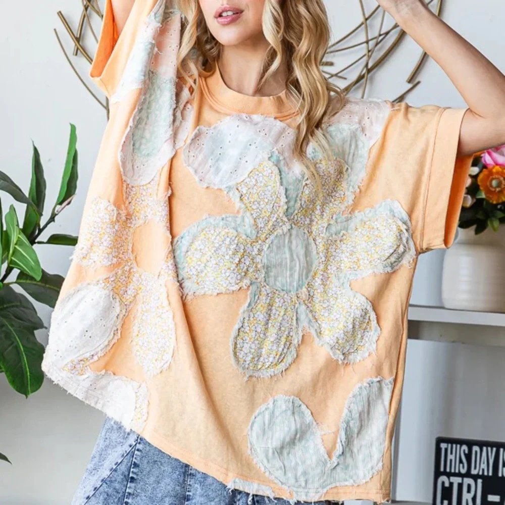 Apricot & White Daisies for Days Top - Picture 2 of 2